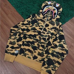 BAPE Camo Shark Quarter Zip Hoodie – XL – PreOwned